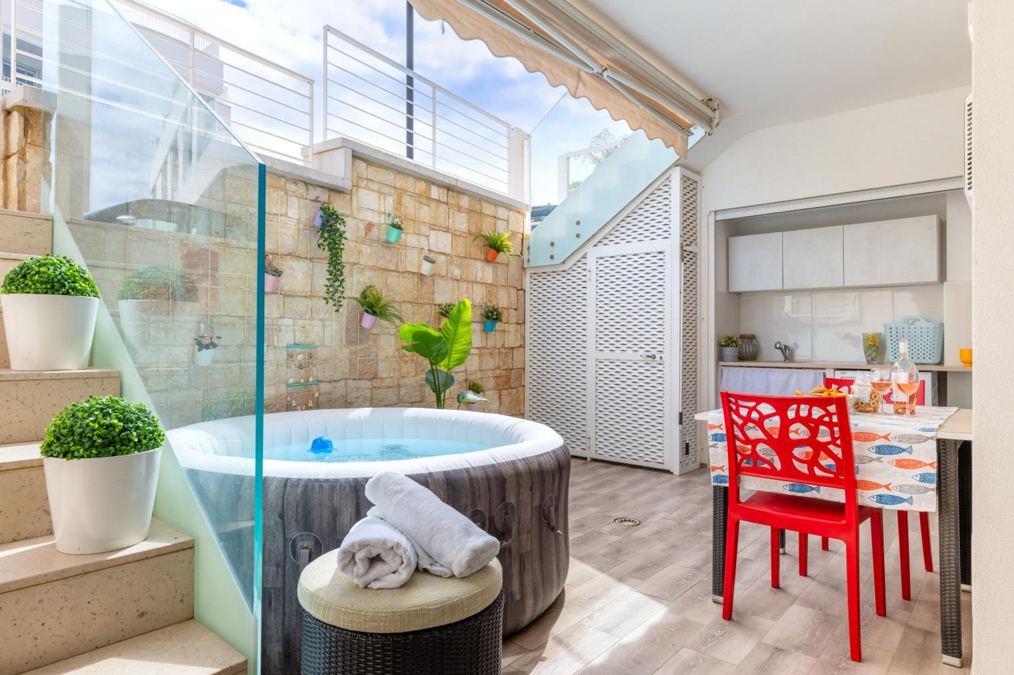 Cozy Marine Apt With Jacuzzi - 250Mt From Sea Polignano a Mare Dış mekan fotoğraf